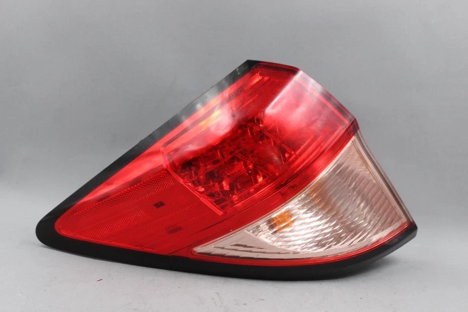 Luz trasera izquierda montada en cuarto para Honda HR-V 2016-2018 OEM #37758 Foto 1 de 4
