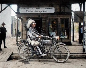 Vintage Indian Motorcycle Chief Rider 20er Jahre - Color & S/W Photo Set - Bild 1 von 6