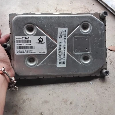 Chrysler 200 Limited 2011 2,4 L 4 cilindros motor ECM ECU P68057006AD Foto 1 de 3