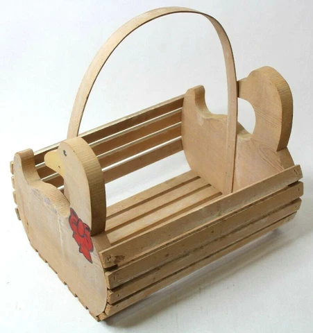 Picnic Basket Duck Shaped 12" long x 10" wide x 12" tall Cover