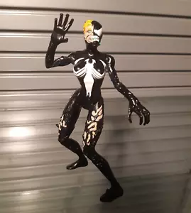 VENOM SHE-VENOM Marvel Comics Universe SPIDERMAN 90's TOYBIZ 5" figure , carnage - Picture 1 of 3