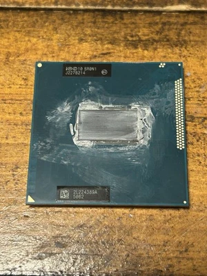 Procesador móvil CPU Intel Core i3-3110M Dual Core 2,4 GHz Socket G2 para computadora portátil SR0N1 Foto 1 de 4