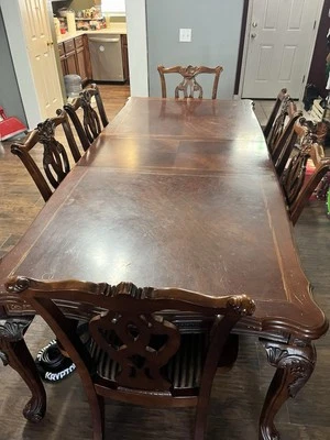 Mesa de madera maciza  Foto 1 de 4