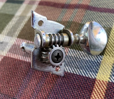 Один винтажный японский гитарный тюнер, басовая сторона ~ Univox, Teisco - Изображение 1 из 4