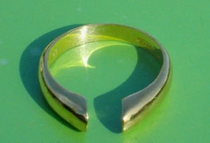 AVON VINTAGE OPEN END VERSTELLBARER BANDRING GOLDFARBEN GRÖSSE 11 GOLDFARBEN - Bild 1 von 5