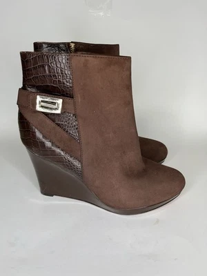 Botines Cole Haan Mujer Talla 8.5B Marrón Gamuza Charol Cremallera Tacones de Cuña  Foto 1 de 4