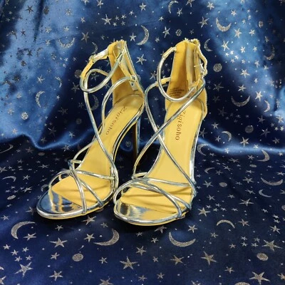 Сандалии на каблуках Zigi Soho серебристые/хромированные с ремешками размер 6,5 - Изображение 1 из 4