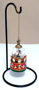 Mr Christmas Snow Globe Music Box Ornamento 4" Vintage Carosello Cavallo Figura - Foto 1 di 6
