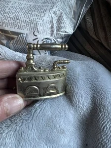 Antique small model iron - Picture 1 of 4