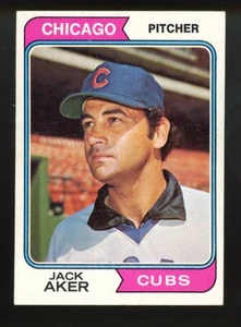 Jack Aker 1974 Topps #562 casi nuevo o mejor - Imagen 1 de 2