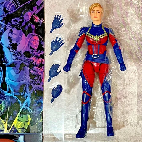 CAPTAIN MARVEL Endgame Marvel Legends Infinity Saga Carol Danvers Brie Larson Cover
