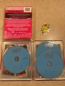 Grease 40th Anniversary Edition (Blu-Ray & DVD, 2018) Yearbook Case Rare NearNew - Imagen 1 de 5