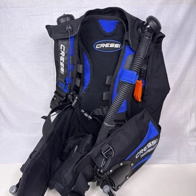 Dispositivo compensador de flotabilidad de viaje aéreo Cressi. Talla pequeña Foto 1 de 4