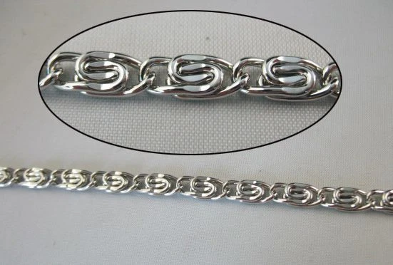 Cadena metálica espiral plana de 2 metros 12x5mm C18668 Foto 1 de 1