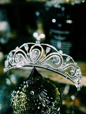 Bonitas diademas de circón transparente para mujer Tiara de cristal Tocados Corona de fiesta Foto 1 de 4
