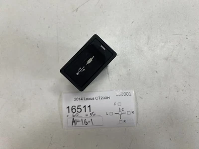 2013-2017 LEXUS CT200h CONSOLE CENTRAL DIANTEIRO DUPLO USB/AUX FABRICANTE DE EQUIPAMENTO ORIGINAL - Imagem 1 de 4