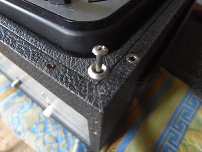 orig DUAL Plattenspieler 4x Befestigungsschrauben Oberteil aus  P1010 AV52 - Bild 1 von 4