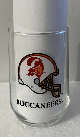 Vintage NFL Tampa Bay Buccaneers w/ Helmet Logo Glass Tumbler 5" . Early 80’s? Cover