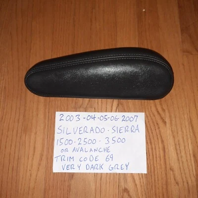 Reposabrazos asiento conductor izquierdo Chevy GMC CARBÓN 69 cuero 2003-07 Silverado Sierra Foto 1 de 4