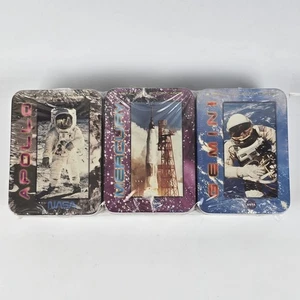 Neu 1996 NASA Apollo Gemini Mercury Metal Collector Cards Tins Factory Sealed - Bild 1 von 21