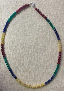 Collar 46,5 cm Esmeralda, rubi, zafiro azul y amarillo. Cierre plata de ley. - Imagen 1 de 6