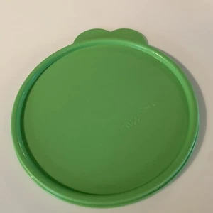 Tupperware Round Replacement Lid Seal #2541D with Butterfly Tab Green EUC - Picture 1 of 3