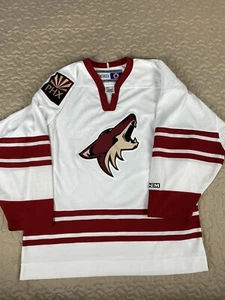 Phoenix Coyotes CCM Vintage Hockey Jersey Mens Adult M NHL White & Red Sewn - Picture 1 of 5