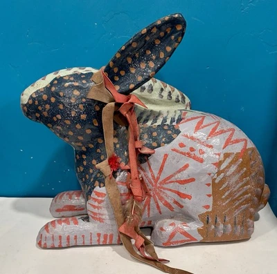 Papel maché pintado a mano artesanal “Cool Conejo” arte conejo conejito 1995 Foto 1 de 4