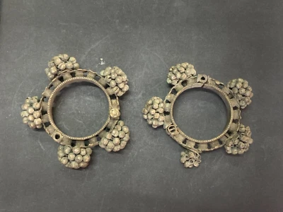Antiguo par de pulseras de campana artesanales de latón para mujer Ghungaroo Kada Foto 1 de 4