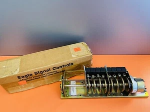 Eagle Signal Controls. MP8A602 Timer 120V 10Amp CY.60  - Picture 1 of 9