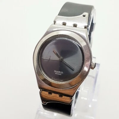 2002 斯沃琪讽刺不锈钢手表,银色黑色钢制斯沃琪讽刺划痕 — 第 1/4 张图片