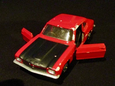 Corgi Toys 331 Ford Capri 1 rot schwarz 3 liter GT RHD   1:43 original 70er - Bild 1 von 4