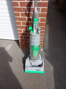 dyson dc04 vacuum cleaner green, not working - Picture 1 of 1