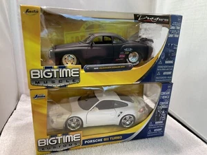 1958 Jada Matte Black Volkswagen Karmann Ghia 1:24 & White Porsche 911 Turbo - Picture 1 of 21