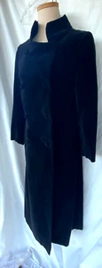 De colección años 60 años 70... GÓTICO... NEGRO... TERCIOPELO... DOBLE PECHO... MAXI LARGO COMPLETO... ABRIGO..S - Imagen 1 de 5