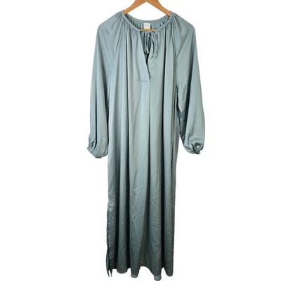 Vestido maxi H&M cetim manga longa azul grande gola redonda fluido casual fenda lateral - Imagem 1 de 4