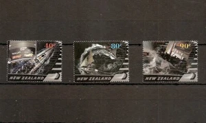 New Zealand 2003 SG2562-4 3v NHM Americas Cup-Defence-Team NZ in Action - Picture 1 of 1