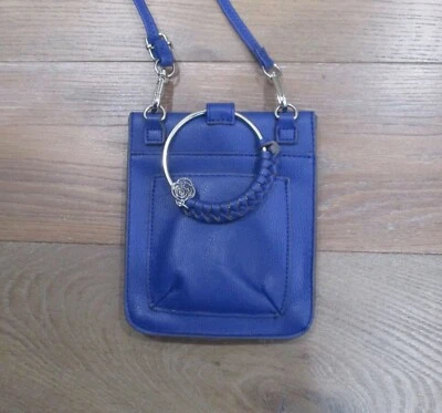 Маленькая сумочка на запястье через плечо Carlos от Carlos Santana с цветочным рисунком - Изображение 1 из 3