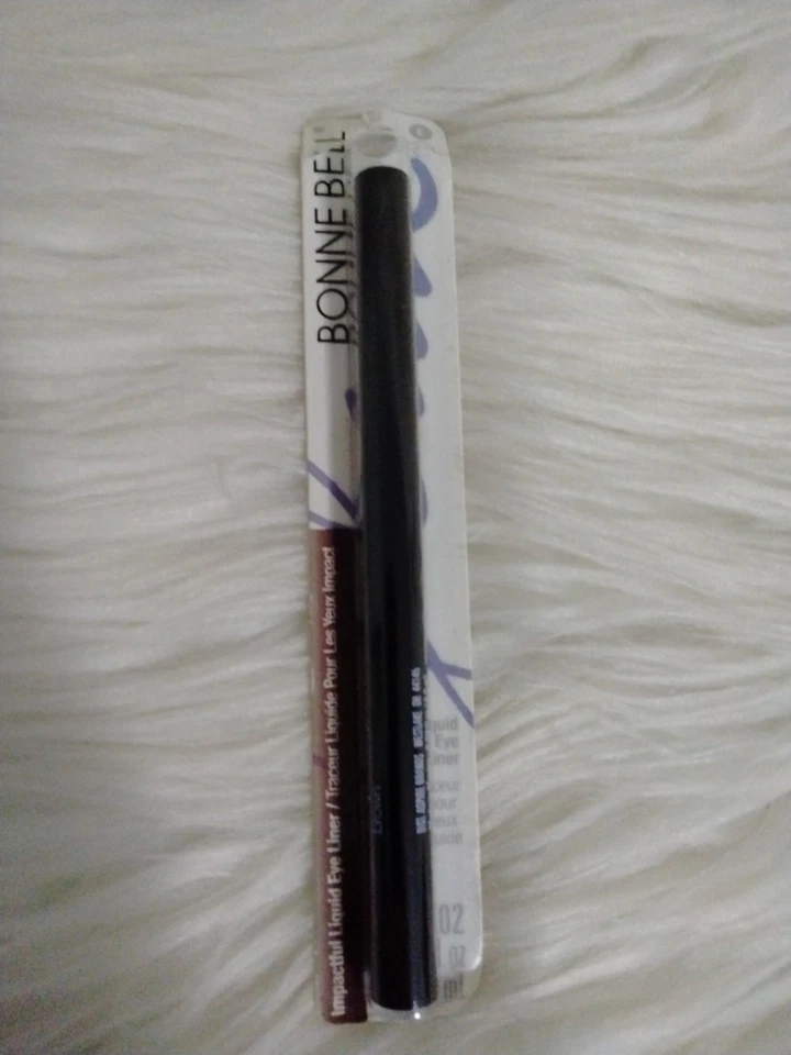 Delineador de ojos líquido impactante Bonne Bell Brown Brun 0,02 oz/0,6 ml Foto 1 de 2