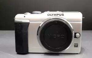 Olympus PEN E-PL1 Body Gold Digital Camera 12.3MP With Charger English Support - Picture 1 of 7