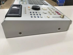 AKAI MPC 2000XL MIDI Production Center Sequencer - Picture 1 of 11