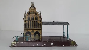 Blech Bahnhof Modellbahn Spielzeugeisenbahn, sehr alt - Bild 1 von 13