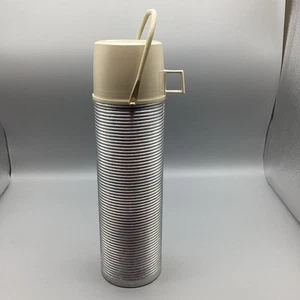 Retro Style 1 Quart Thermos Aluminum Ribbed Bottle #2484 W/ Beige Cup Lid - Picture 1 of 7