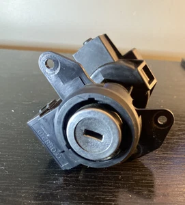 2010-2018 FORD TAURUS IGNITION SWITCH LOCK CYLINDER AG1A-12A145 - Picture 1 of 4