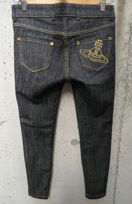 Pantalones de mezclilla ajustados rígidos clásicos Foto 1 de 4