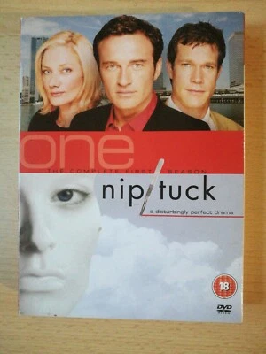ONE NIP TUCK - THE COMPLETE FIRST SEASON DVD  5 DISCS - Imagen 1 de 2