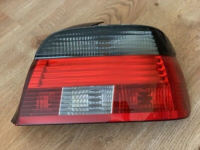 Luz trasera LED BMW E39 M5 HELLA NEGRO HUMO ORIGINAL DERECHA Foto 1 de 4