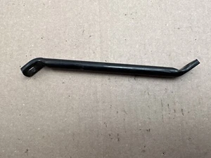 92-96 CORVETTE C4 AC AIR COMPRESSOR REAR LOWER BRACE 10105400 - Picture 1 of 2