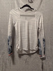 Lucky in Love Women’s Palms D’Amour Long Sleeve TopSize Medium - Picture 1 of 9