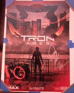 Tron Ares Signiertes Poster - Bild 1 von 1